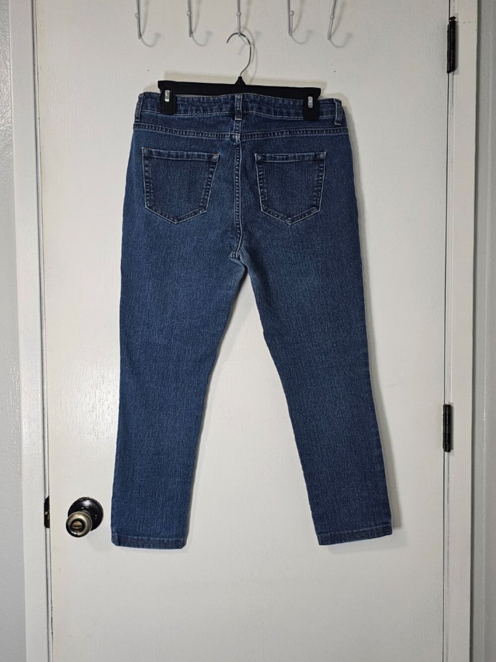 Forever 21 Women's Dark Denim Jeans Versatile Everyday Fit Classic Denim Size 28 - Picture 3 of 7